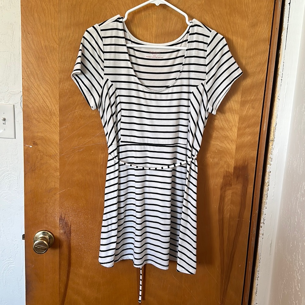 Maternity stripped top with tie at waist and baby doll style